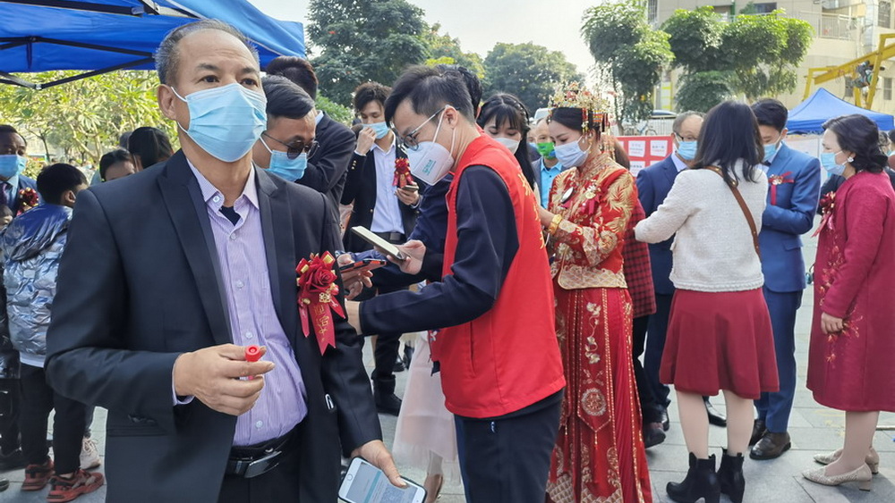“插隊”新娘收獲全城祝福，憑啥？就憑這兩個字